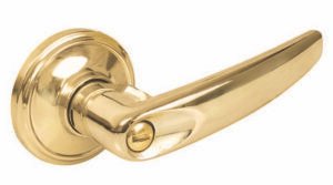 Manija tubular recta función baño, latón brillante, llave estándar, blíster Lock